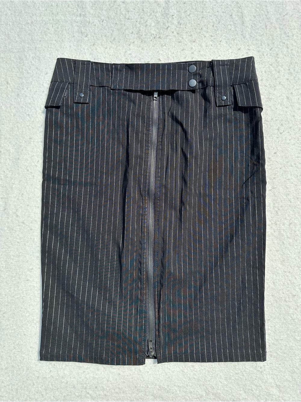 Ardene Black Pinstripe Front Zip Pencil Skirt Size 4 High Waisted Zip Front Y2K